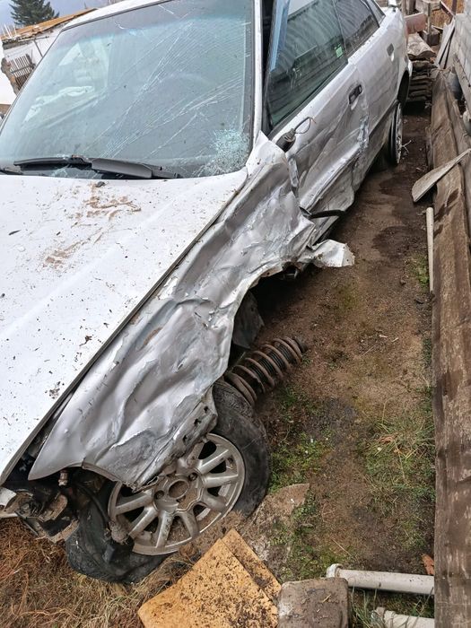 Продам Ауди б4 битая