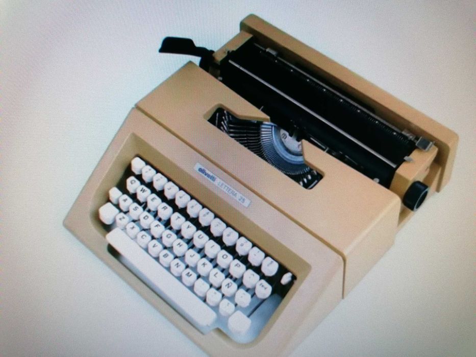 Masina de scris Olivetti 25