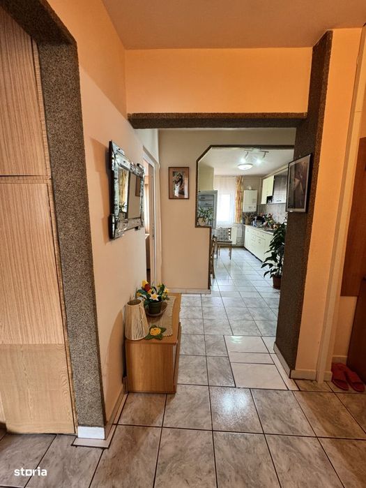 Apartament 4 camere, 80 mp, zona Central