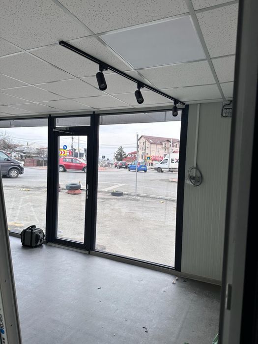 Containere spațiu comercial – fostă farmacie, complet echipate