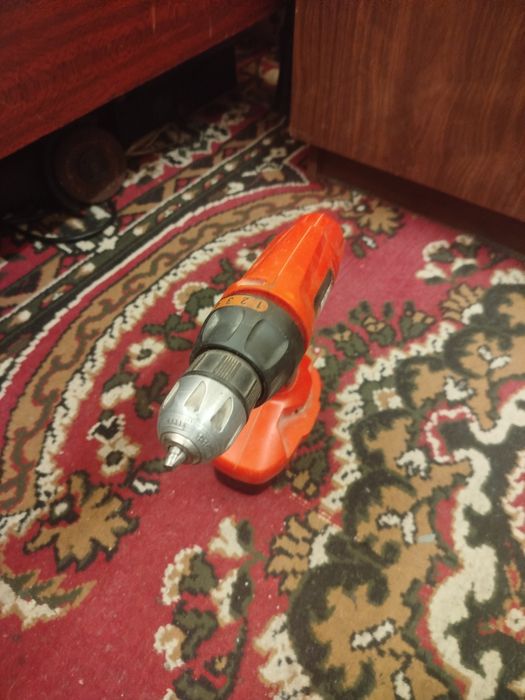 Шуруповерта 2шт продаеться