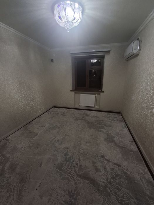 Самарканд шахар Гагарина кучасида 4этажли дом 1-этаж под офис квартира