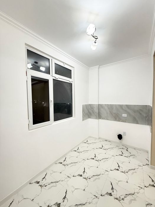 Своя!!! Яшнабад улица Иззат Новостройке продаю квартиру 2/5/8  52м2