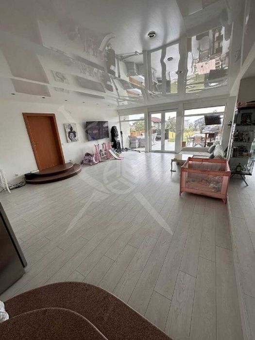 Продава се Къща в Варна, м-т Траката - 909 кв.м за 879 €/кв.м - Снимка #3