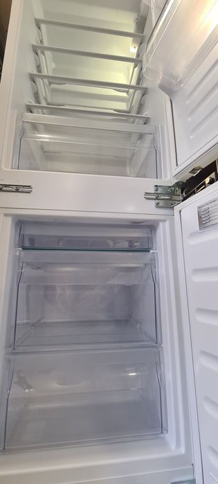 Комбиниран хладилник за вграждане  Whirlpool ART 6500/A+