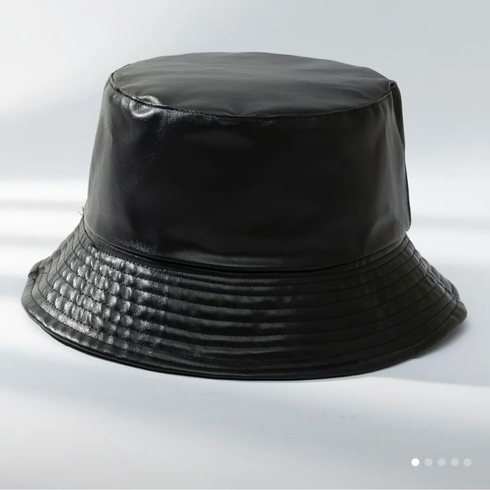 Vând pălărie damă din piele ecologică