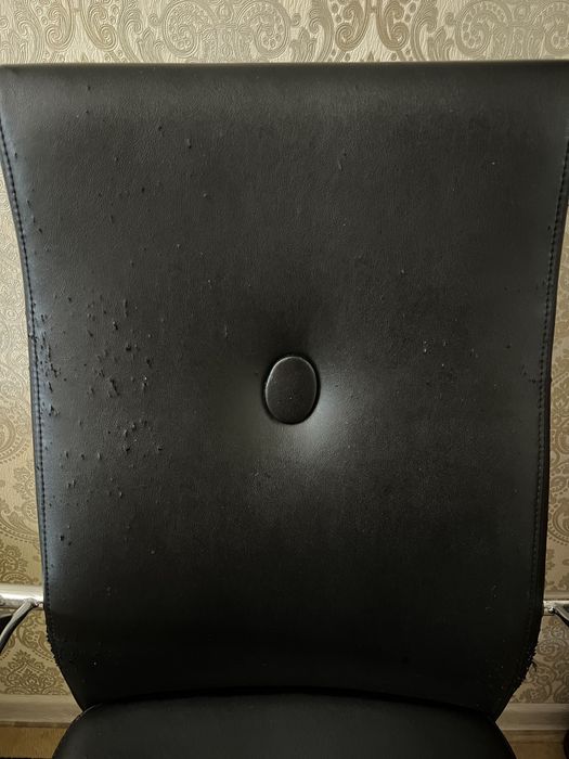 Кресло офисное черное