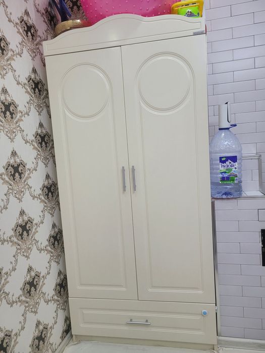 bolalar xonasi uchun shkaf