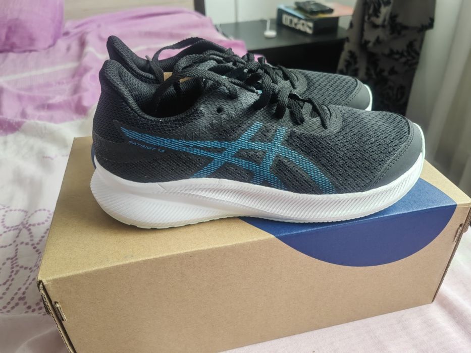 Маратонки Asics 37 номер 23см стелка