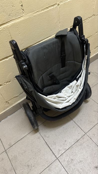 Продам коляску joie