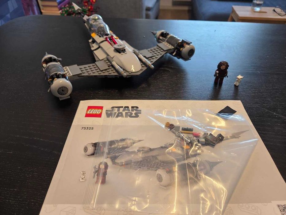 Lego 75325 The Mandalorian's N-1 Starfighter, Asamblat