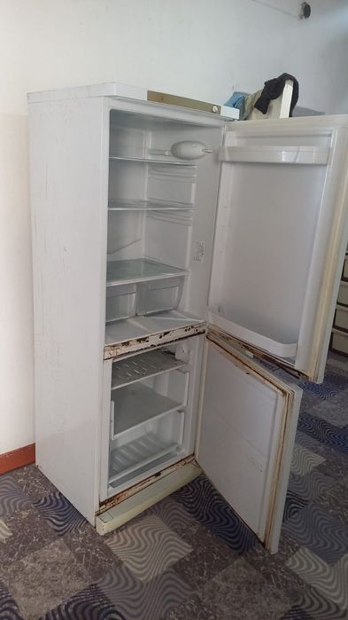 Холодильник Indesit