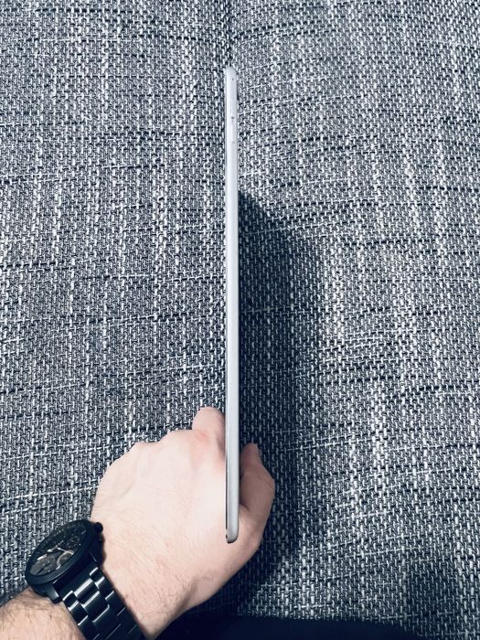 Ipad pro wifi 9,7 inch 128 gb   100% baterie+ Husa