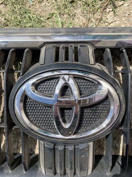 Эмбелема Прадо 150 оригинал