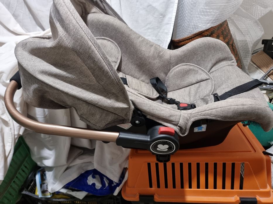 Столче за кола ново