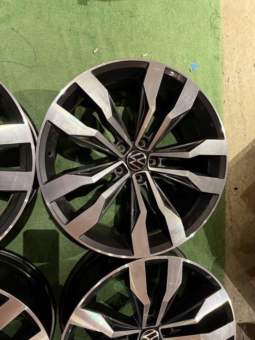 Jante Aliaj originale VW Tiguan R-Line 20” Suzuka Ca Noi.