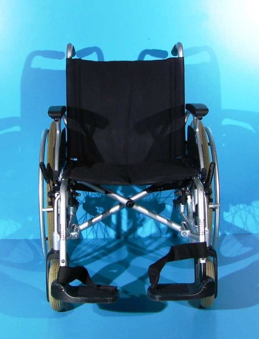 Scaun cu rotile handicap Drive - latime sezut 47 cm