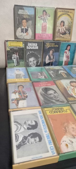 Casete vechi cu muzică românească