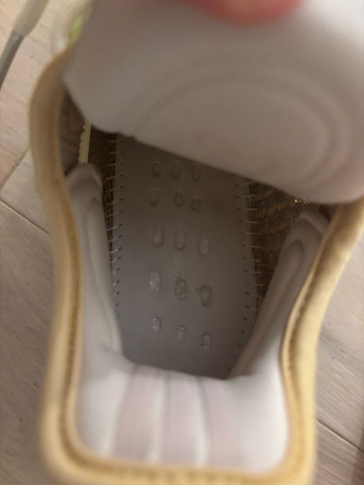 Yeezy 350 V2  41 1/3