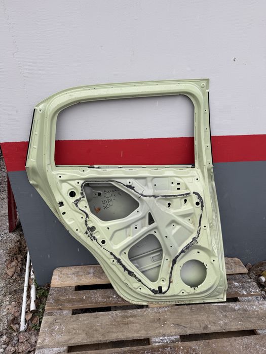 Задна лява врата Suzuki Swift 4