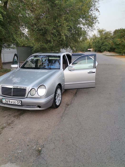 Мерседес 210 до рестайлинг