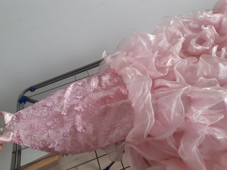 Платье нарядное для девочек 6-8