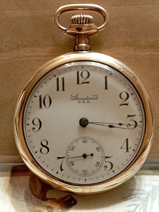 Стар джобен часовник.