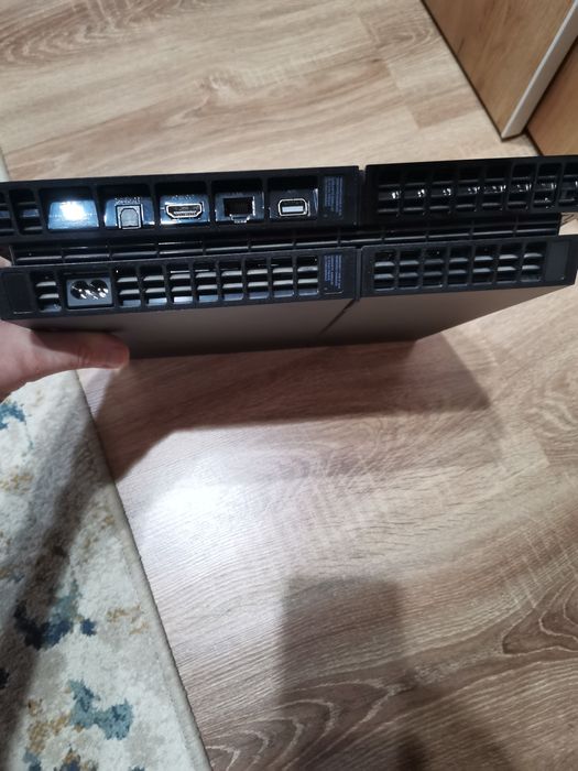 De vânzare playstation 4