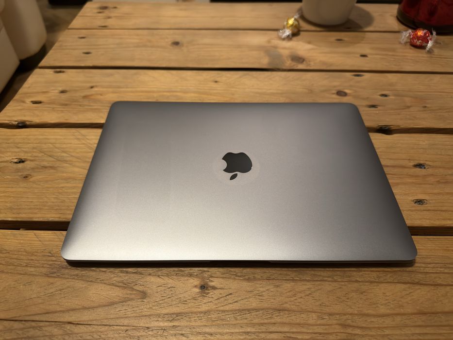 MacBook Air 13-inch, Apple M1 chip, 8GB RAM, 256GB SSD гр. София