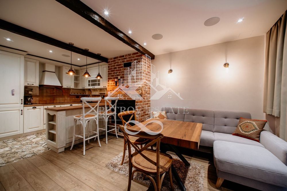 Продава се Тристаен апартамент в Велинград - 180 кв.м за 1084 €/кв.м - Снимка #1