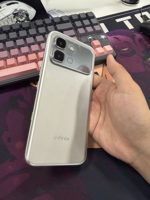 Infinix note edge 5G 8+8/256