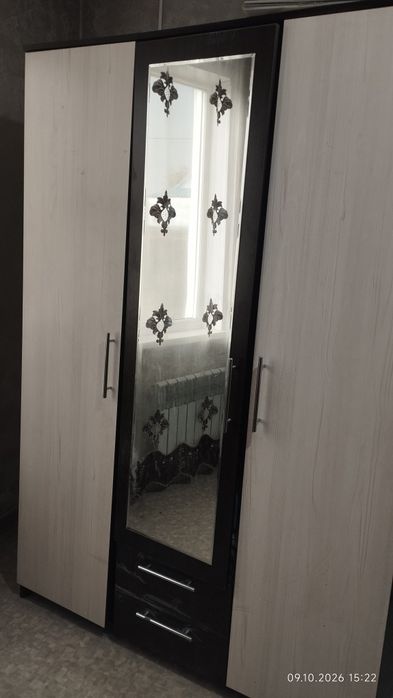 Срочно продам шкаф