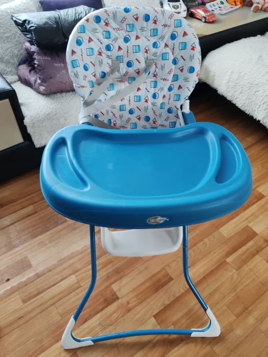 Продам детский столик в идеальном состоянии доставка по городу есть.