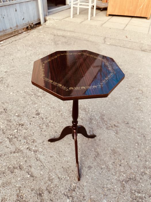 Антична помощна масичка с интарзия – Дания