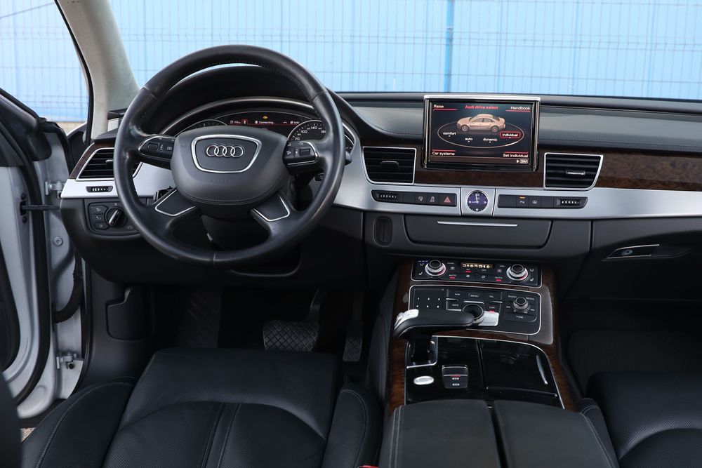 AUDI A8 2010 — imagine 5