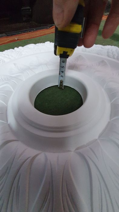 Потолочная розетка под Люстру.