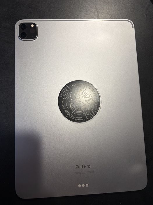 Продам планшет iPad pro 2022