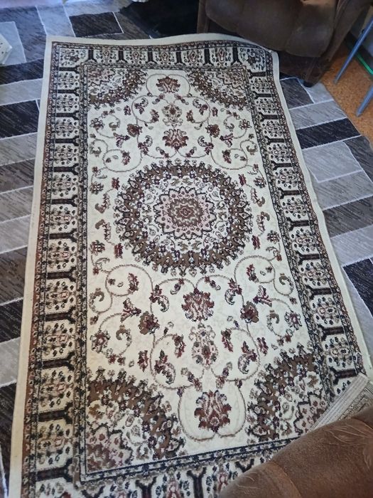 Продам палас в хорошем состояние.