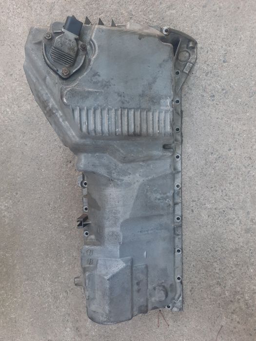 На бмв Е60 м54 б30 поддон картер двигателя!