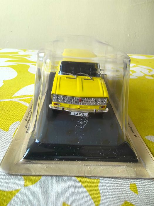 Колекционерски модел на Лада 1500 мащаб 1:43