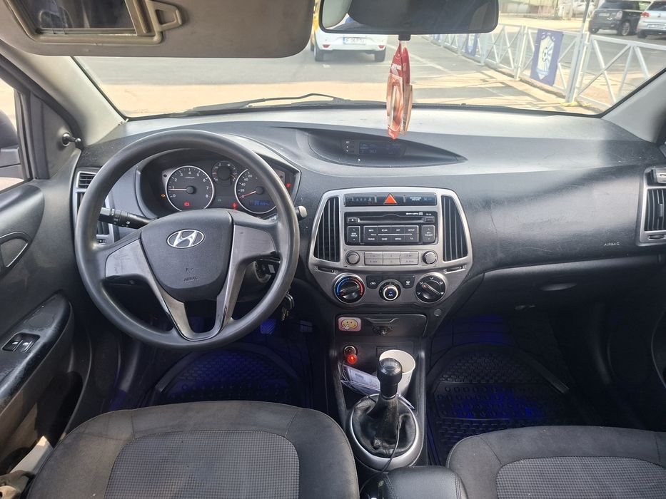 Dezmembrez hyundai i20 benzina 1.3