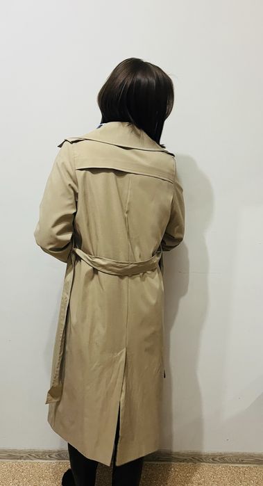 Плащ тренч бежевый
