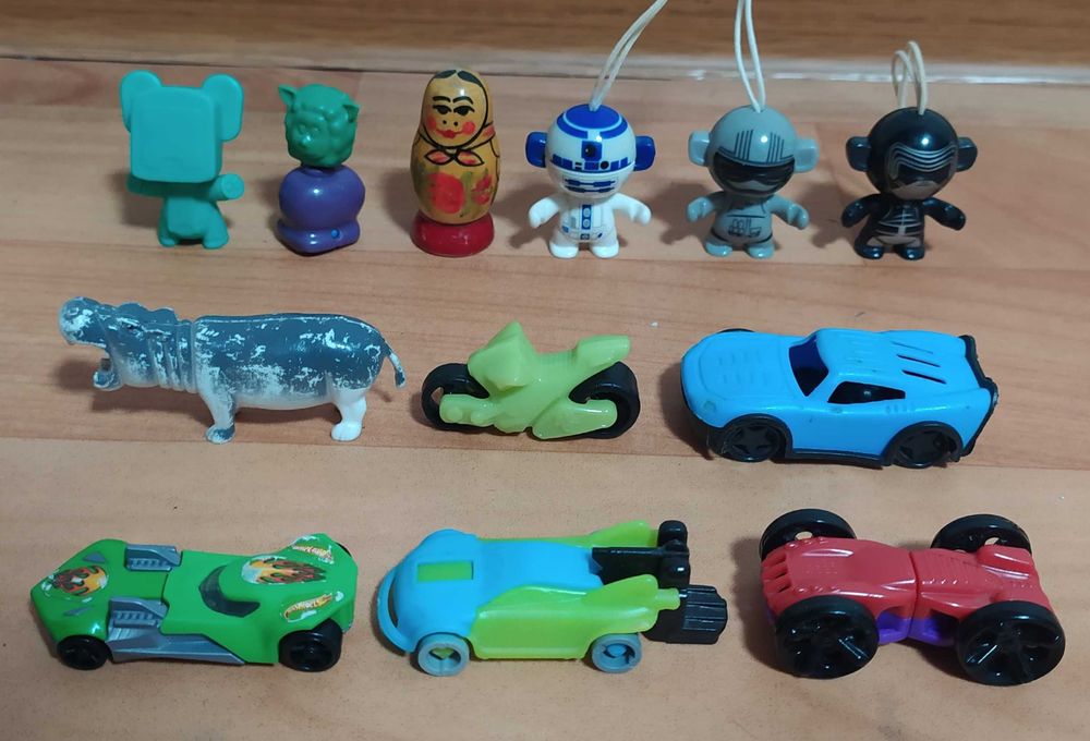 Игрушки Киндер сюрприз