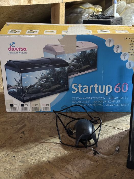 Vând acvariu Diversa Startup 60 cu iluminare LED