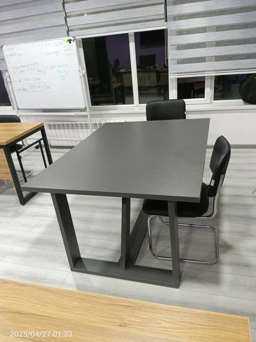 Продаётся стол для переговоров в лофт стиле.