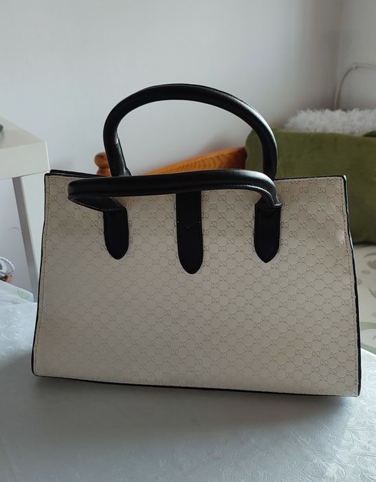 Дамска чанта - бяла с черно