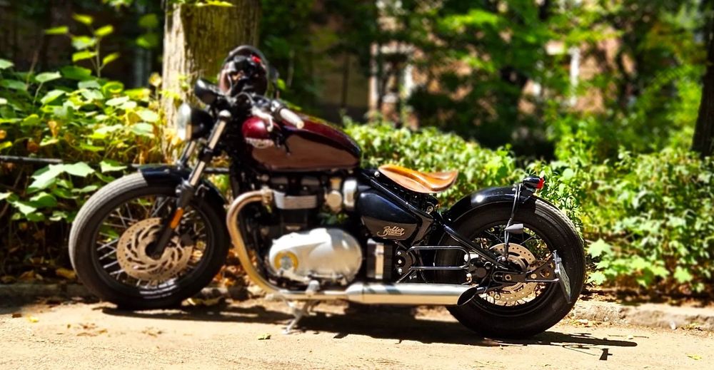 Triumph Bonneville Bobber Triumph bobber, 6500km, ținut garaj, custom Wunderkind Germany