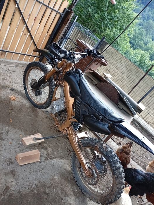 De vînzare rulează ceva probleme carburator necesita baterie