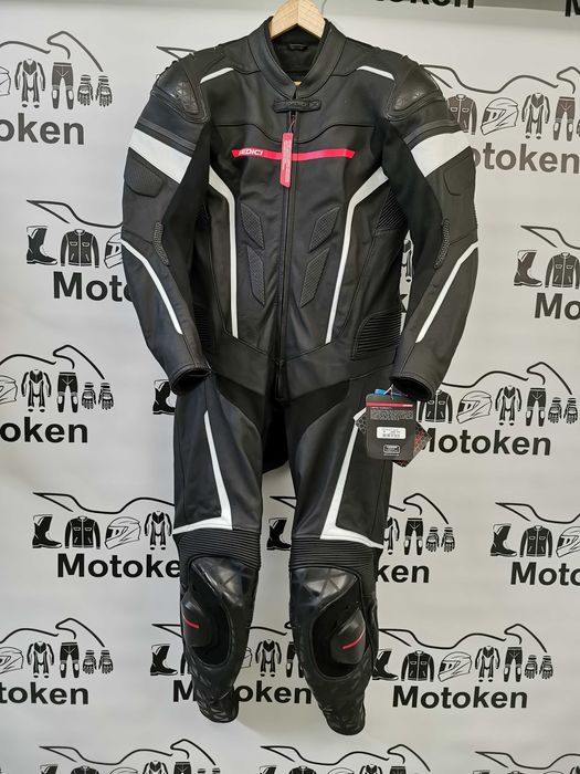 !NOU CU ETICHETA! Costum moto Sedici marime 52