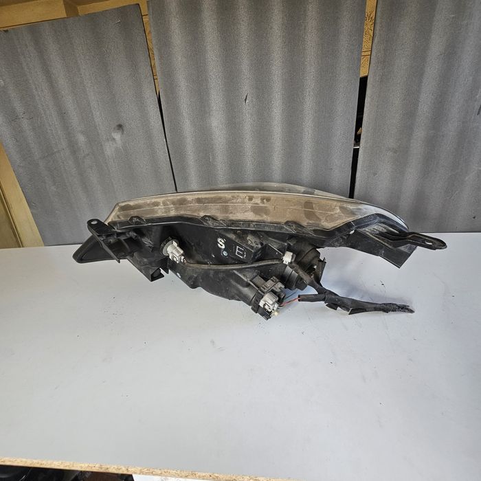 Преден десен фар за Toyota  Yaris 3